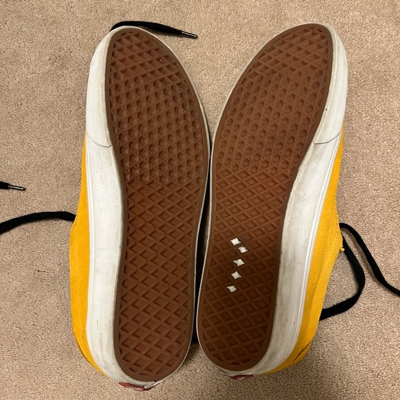 Vans - Picture 3 of 3